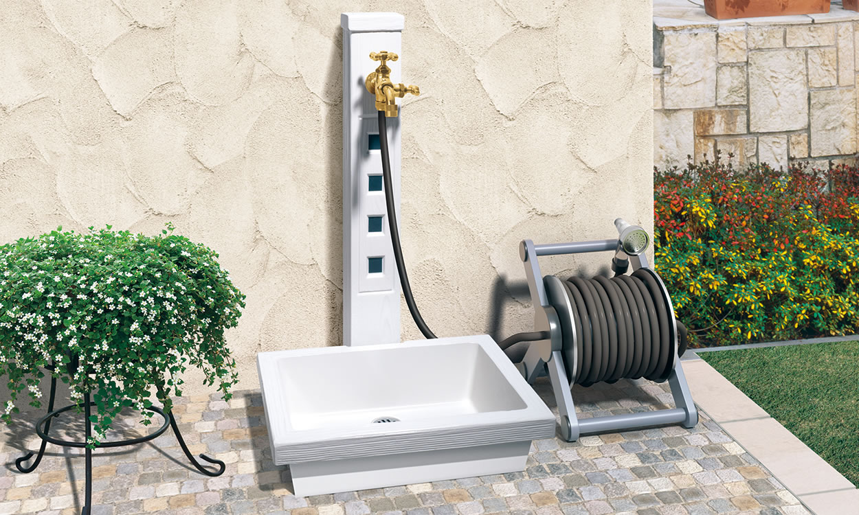 水栓柱 立水栓 K1W型 形材色 イメージ画像：ブラック 三協アルミ 二口水栓柱