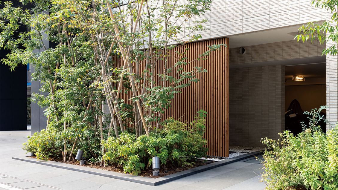 �{�H����